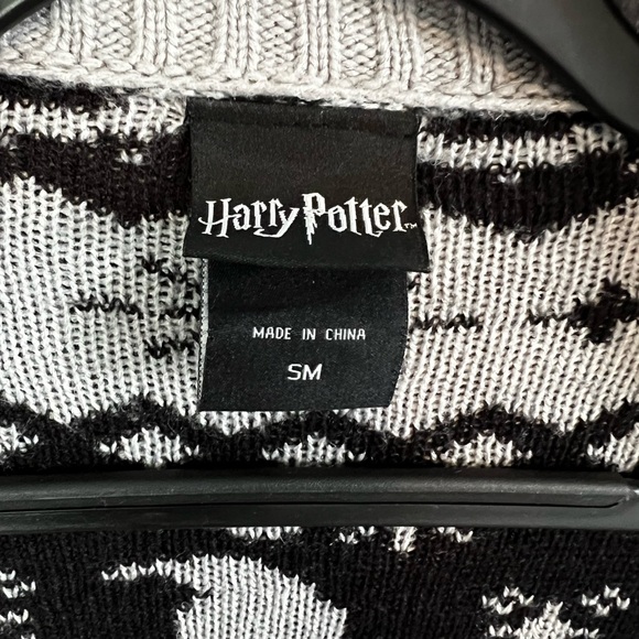 Hot Topic | Harry Potter Cozy Cardigan - Picture 3 of 4